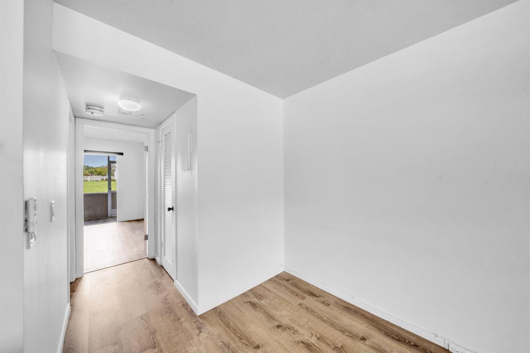 6 Foyer (1)