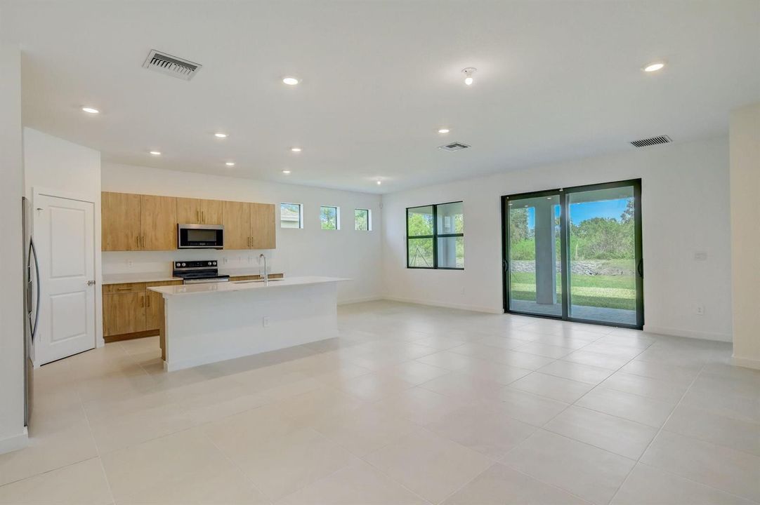 kitchen/dining