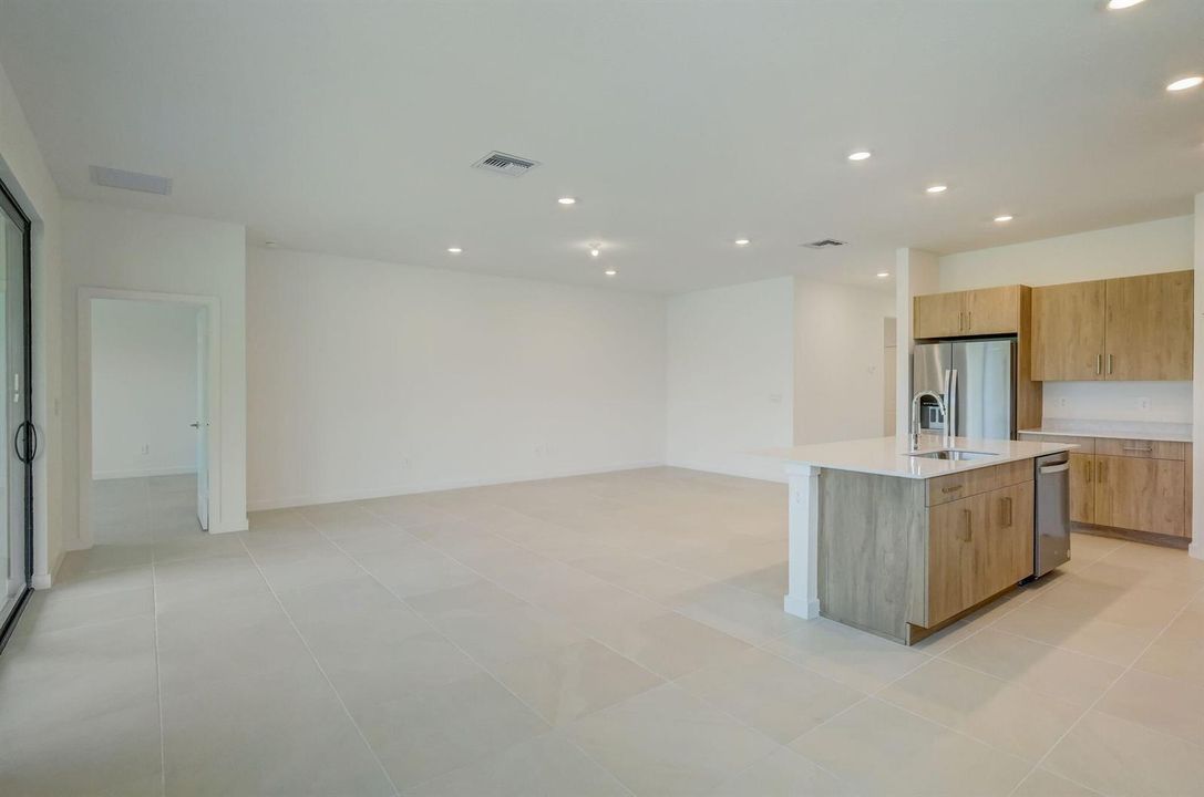 living room/kitchen