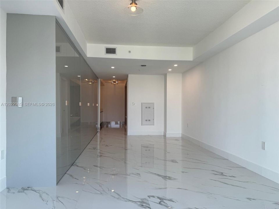 For Sale: $1,000,000 (3 beds, 2 baths, 1524 Square Feet)
