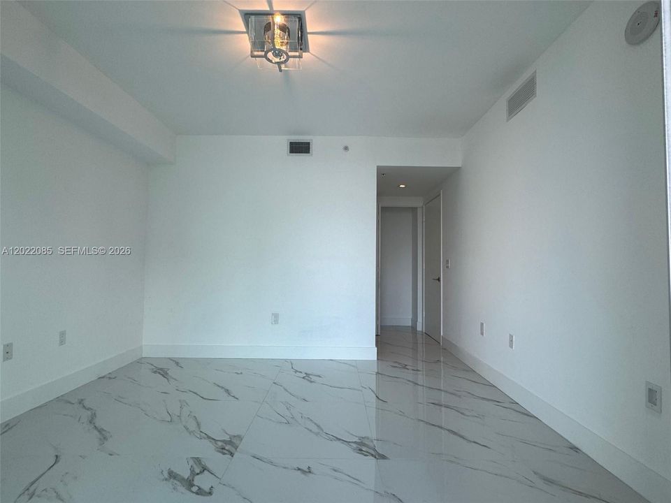 For Sale: $1,000,000 (3 beds, 2 baths, 1524 Square Feet)