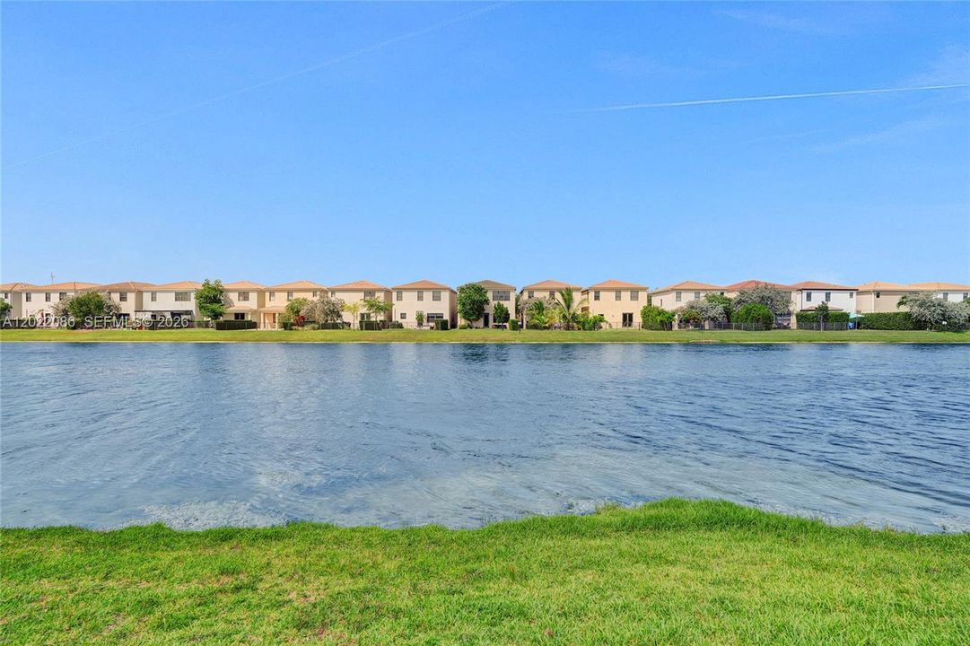 For Sale: $918,000 (4 beds, 2 baths, 2318 Square Feet)