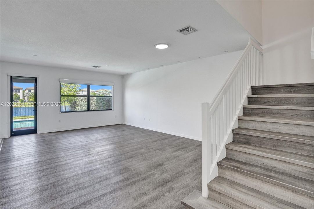 For Sale: $918,000 (4 beds, 2 baths, 2318 Square Feet)