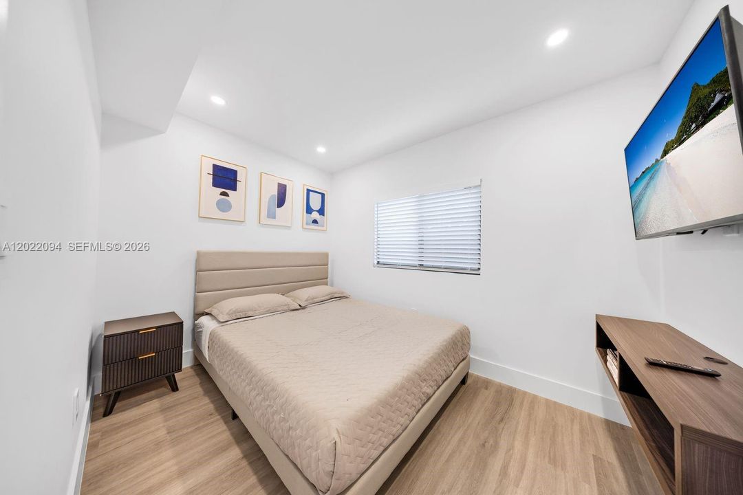 For Sale: $1,169,000 (5 beds, 3 baths, 1578 Square Feet)