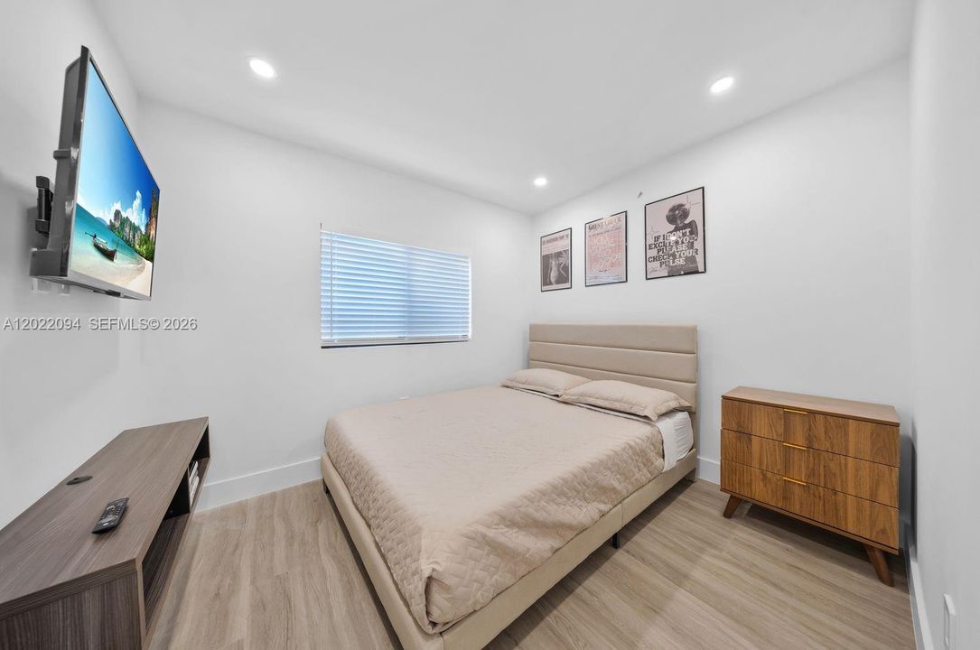 For Sale: $1,169,000 (5 beds, 3 baths, 1578 Square Feet)