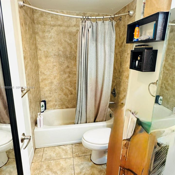 For Sale: $275,000 (1 beds, 1 baths, 825 Square Feet)