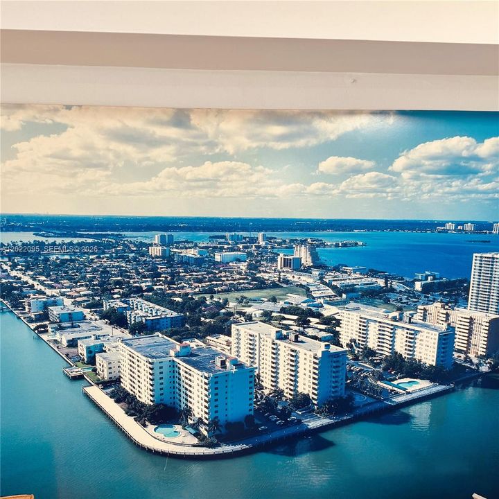For Sale: $275,000 (1 beds, 1 baths, 825 Square Feet)