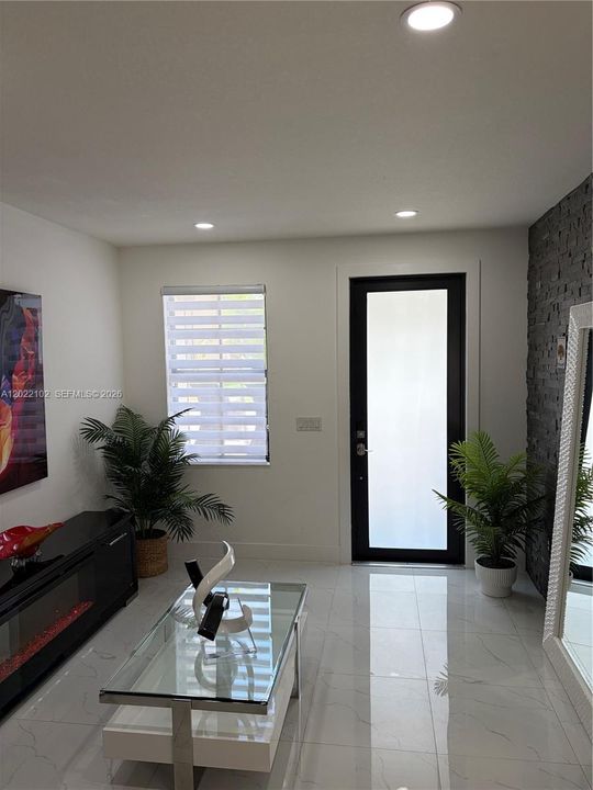 En Venta: $665,000 (4 camas, 2 baños, 1869 Pies cuadrados)