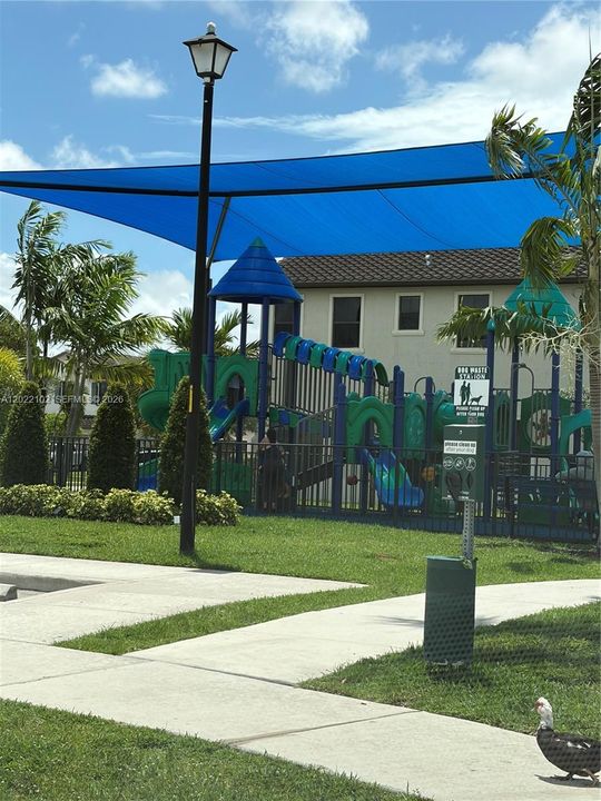 En Venta: $665,000 (4 camas, 2 baños, 1869 Pies cuadrados)