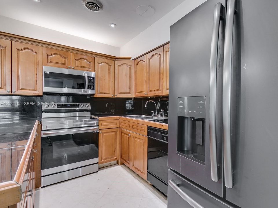 For Sale: $829,999 (4 beds, 2 baths, 1887 Square Feet)