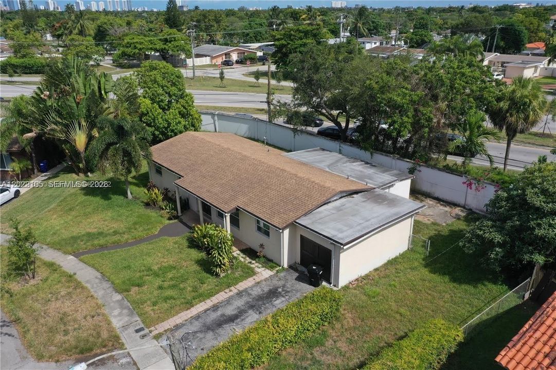 For Sale: $829,999 (4 beds, 2 baths, 1887 Square Feet)