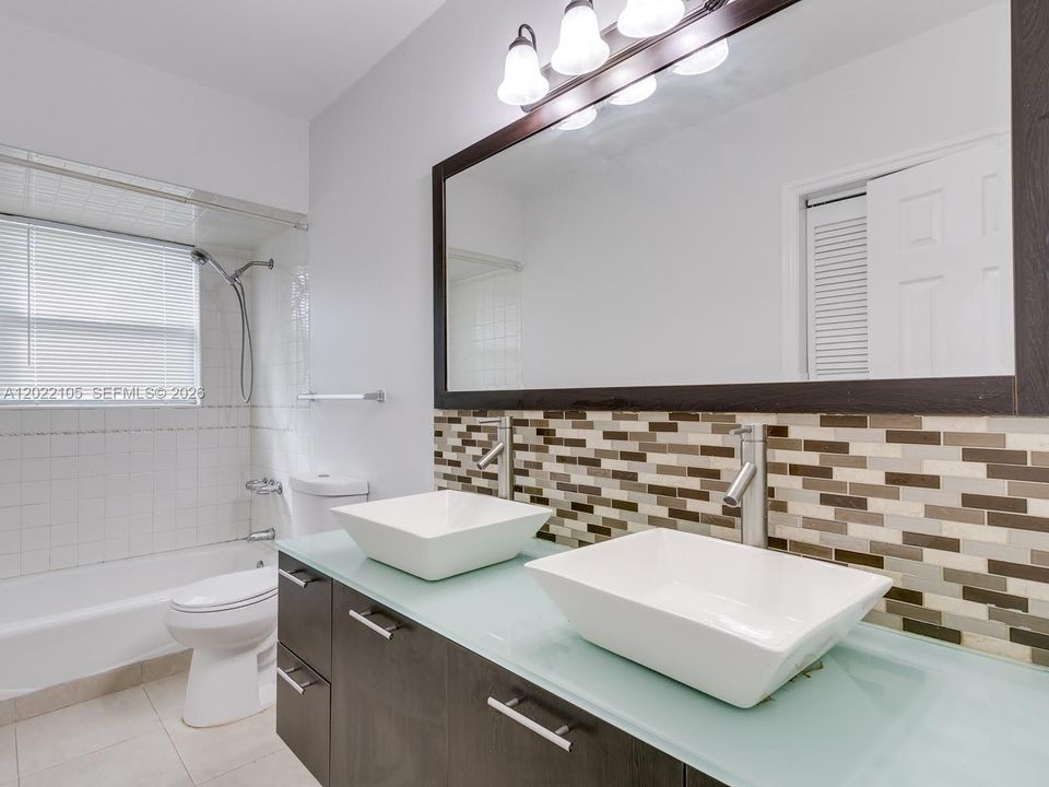 For Sale: $829,999 (4 beds, 2 baths, 1887 Square Feet)