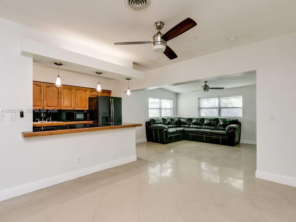 For Sale: $829,999 (4 beds, 2 baths, 1887 Square Feet)
