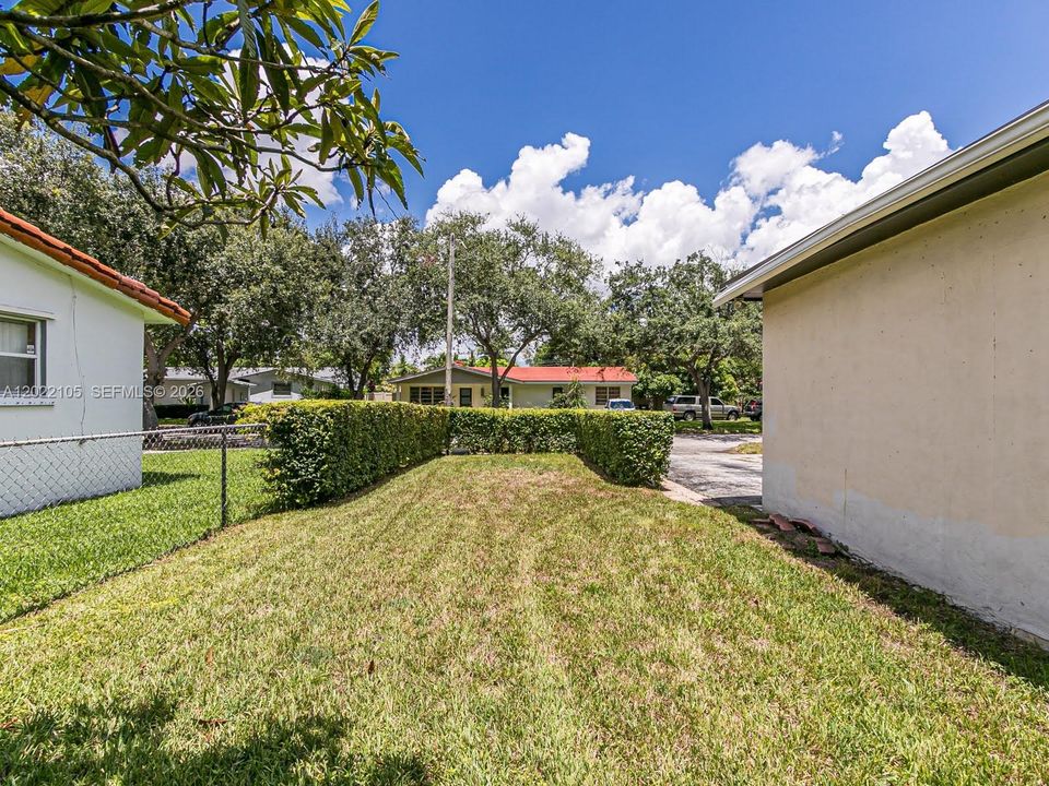 For Sale: $829,999 (4 beds, 2 baths, 1887 Square Feet)
