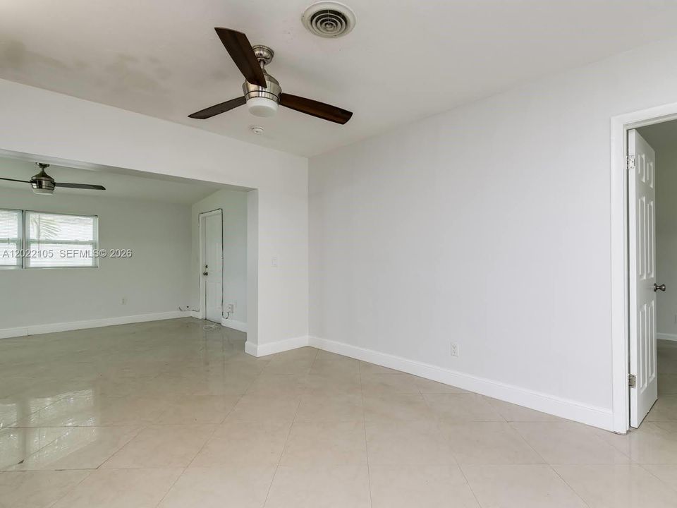 For Sale: $829,999 (4 beds, 2 baths, 1887 Square Feet)