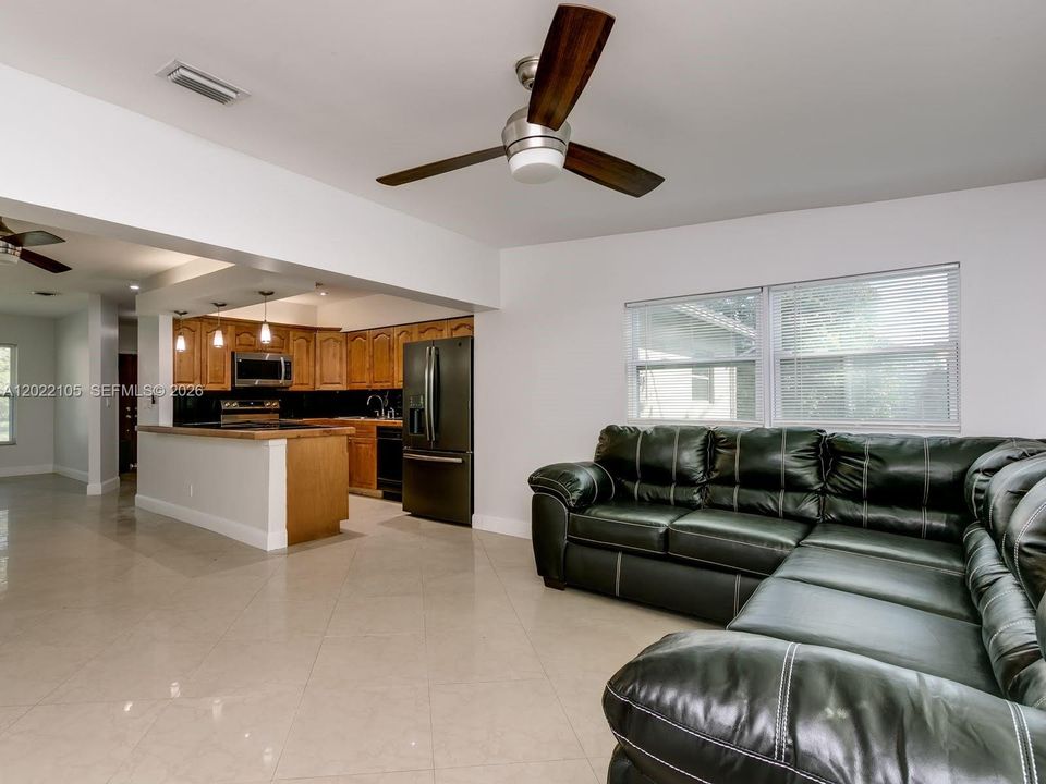 For Sale: $829,999 (4 beds, 2 baths, 1887 Square Feet)
