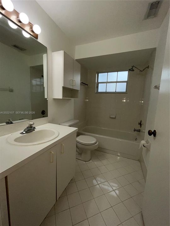 For Rent: $2,300 (2 beds, 2 baths, 1172 Square Feet)