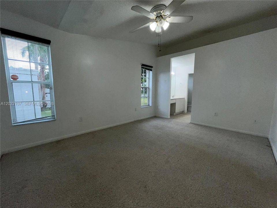 For Rent: $2,300 (2 beds, 2 baths, 1172 Square Feet)