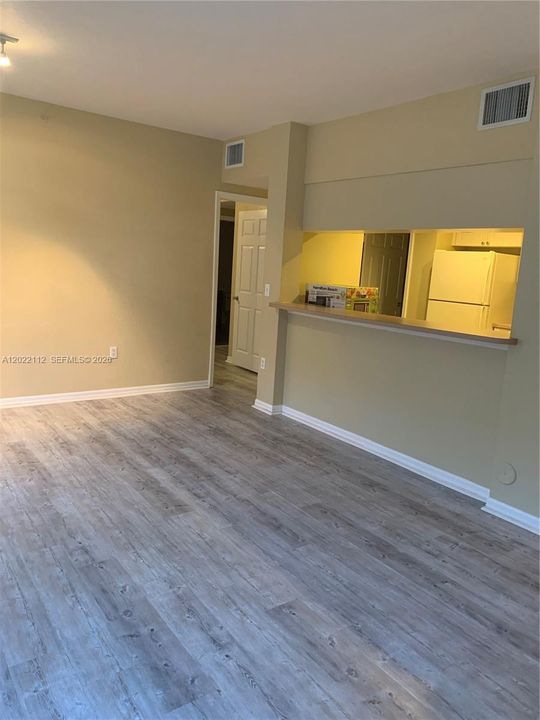 В аренду: $1,750 (1 спален, 1 ванн, 716 Квадратных фут)