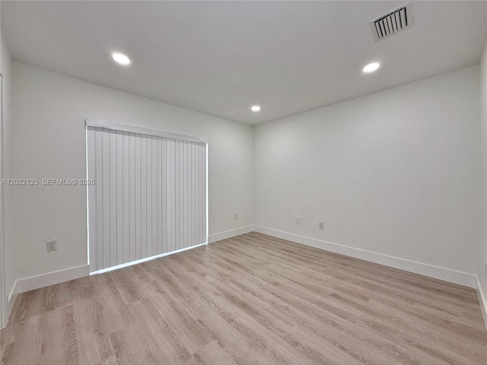 For Sale: $529,000 (3 beds, 2 baths, 1380 Square Feet)