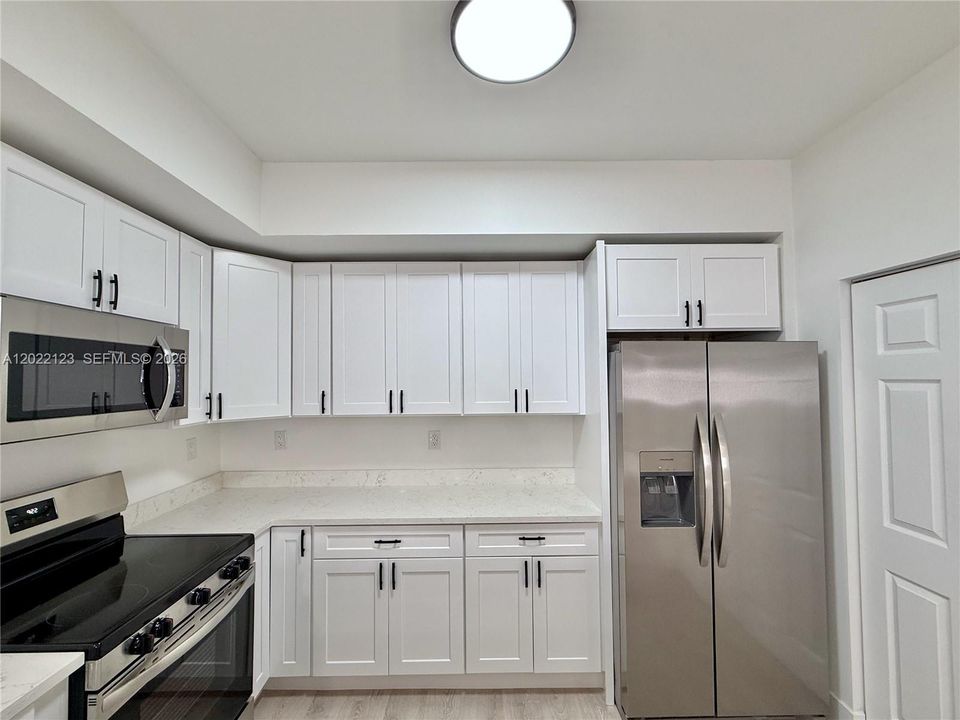 For Sale: $529,000 (3 beds, 2 baths, 1380 Square Feet)