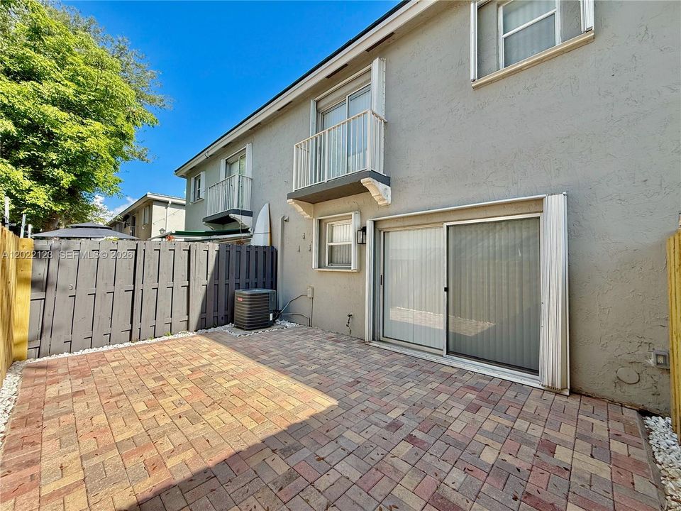For Sale: $529,000 (3 beds, 2 baths, 1380 Square Feet)