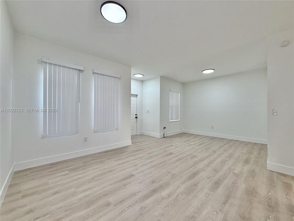 For Sale: $529,000 (3 beds, 2 baths, 1380 Square Feet)