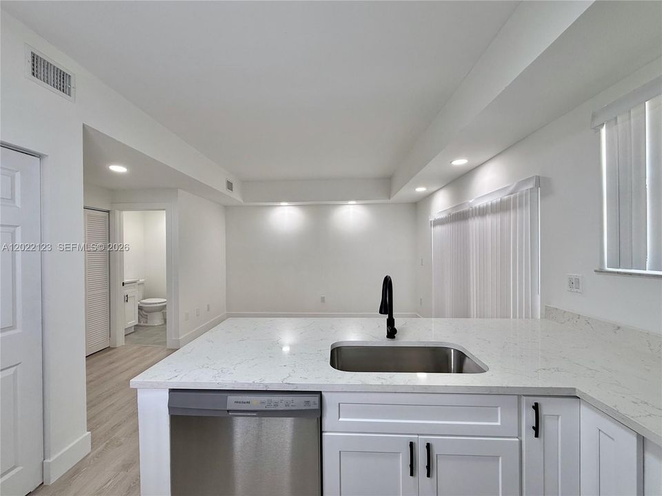For Sale: $529,000 (3 beds, 2 baths, 1380 Square Feet)