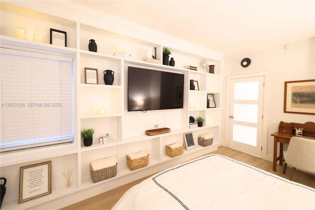 For Rent: $6,500 (2 beds, 2 baths, 1136 Square Feet)