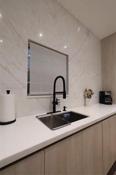 For Rent: $6,500 (2 beds, 2 baths, 1136 Square Feet)