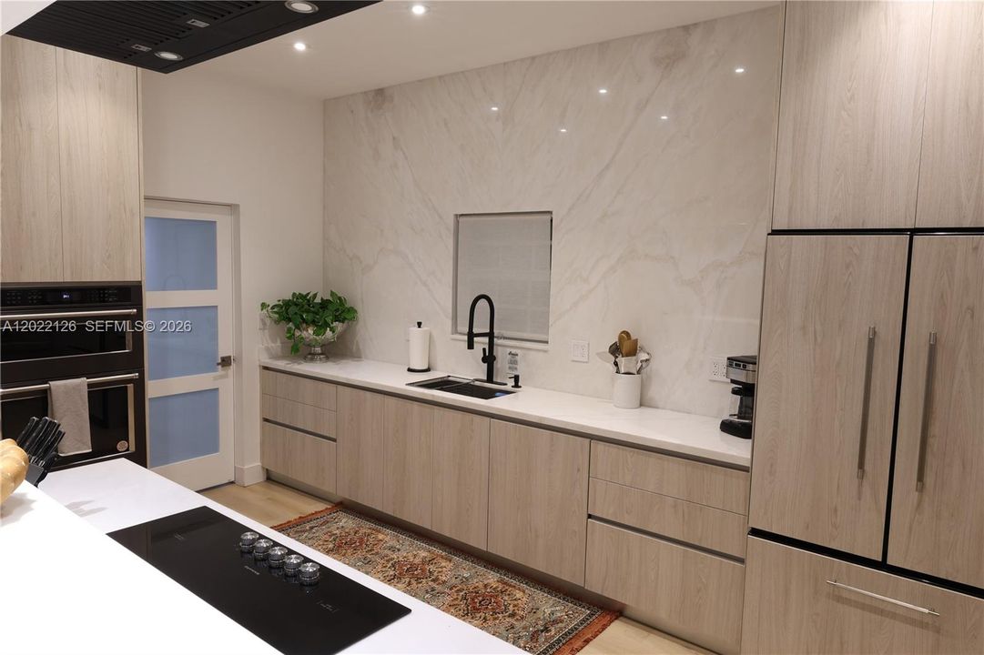 For Rent: $6,500 (2 beds, 2 baths, 1136 Square Feet)