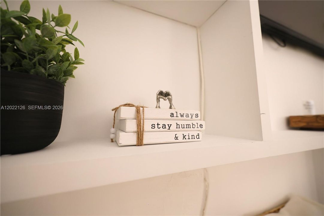 For Rent: $6,500 (2 beds, 2 baths, 1136 Square Feet)