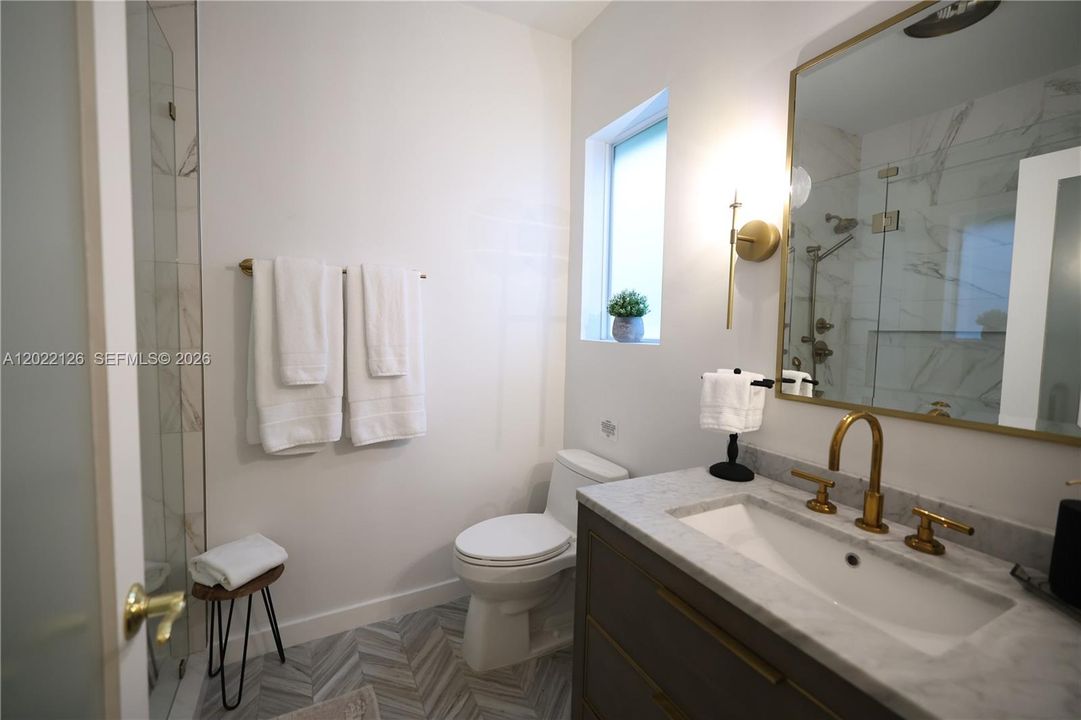 For Rent: $6,500 (2 beds, 2 baths, 1136 Square Feet)