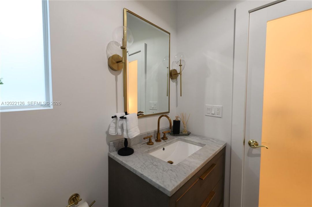 For Rent: $6,500 (2 beds, 2 baths, 1136 Square Feet)