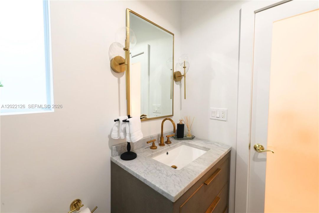 For Rent: $6,500 (2 beds, 2 baths, 1136 Square Feet)