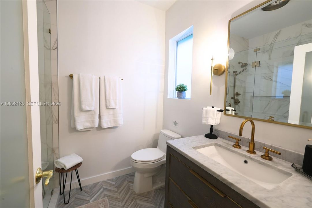 For Rent: $6,500 (2 beds, 2 baths, 1136 Square Feet)