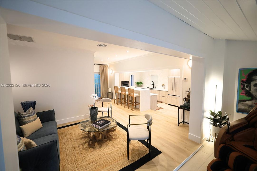 For Rent: $6,500 (2 beds, 2 baths, 1136 Square Feet)