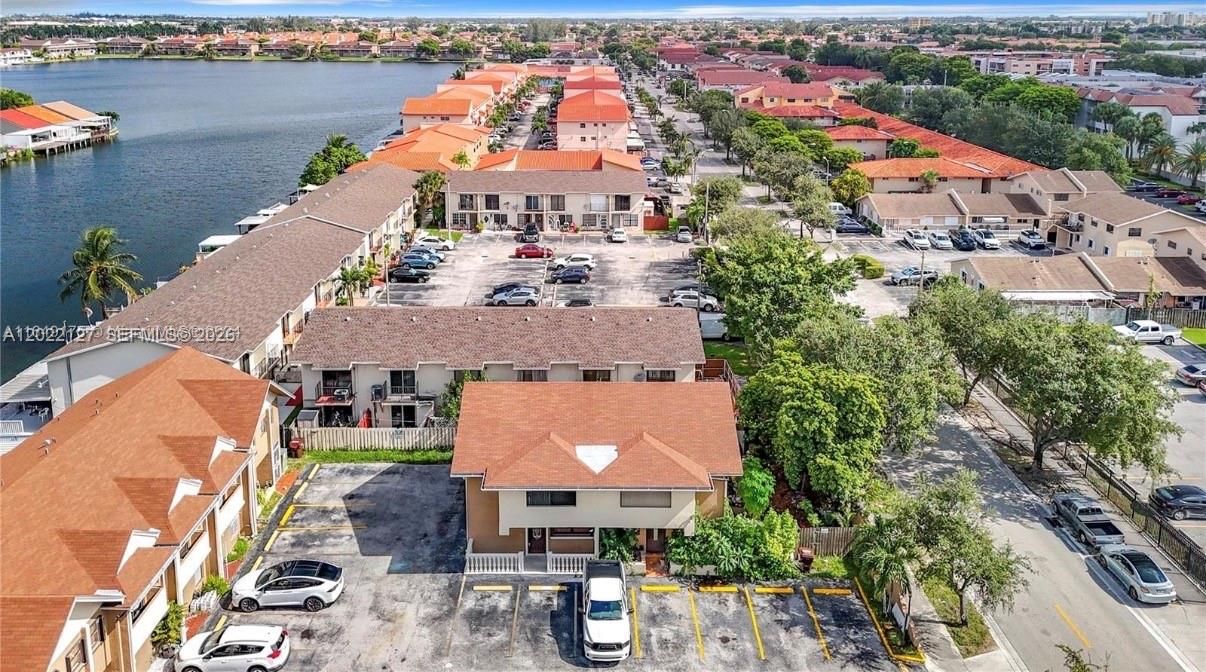 En Venta: $340,000 (3 camas, 2 baños, 1182 Pies cuadrados)