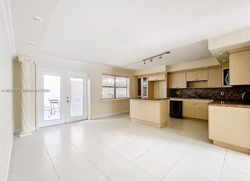 En Venta: $340,000 (3 camas, 2 baños, 1182 Pies cuadrados)