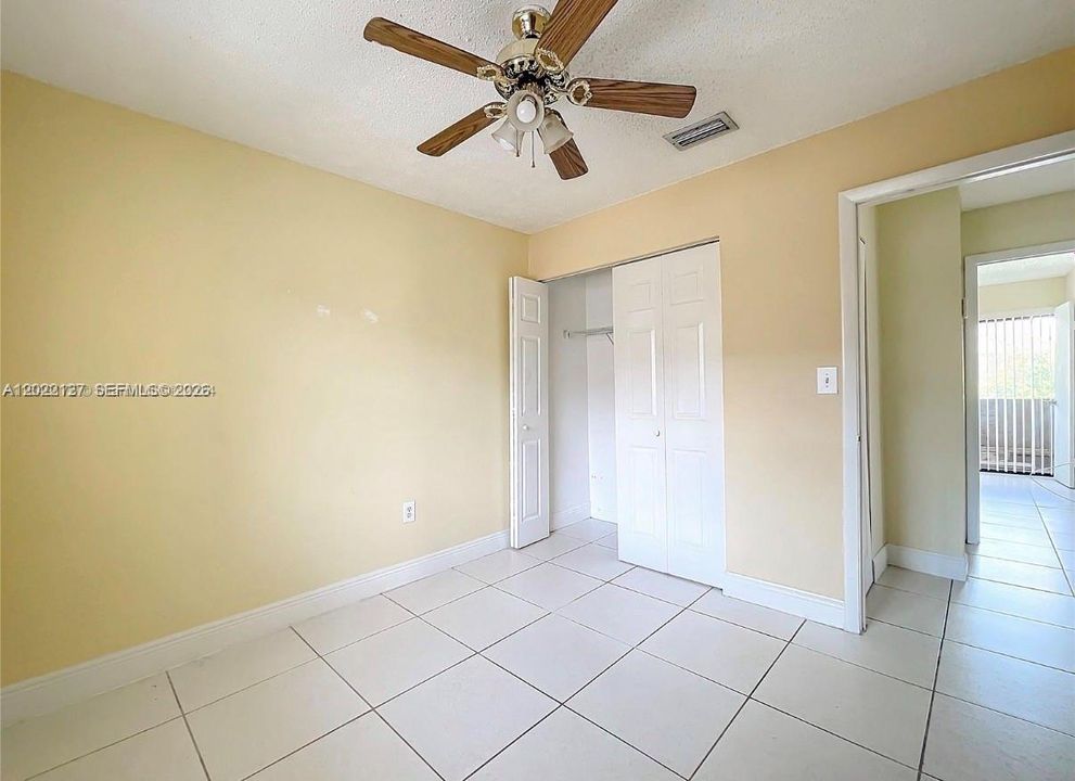 En Venta: $340,000 (3 camas, 2 baños, 1182 Pies cuadrados)