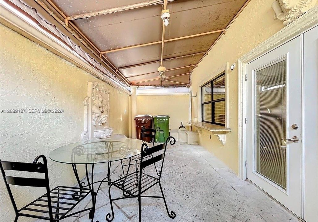 En Venta: $340,000 (3 camas, 2 baños, 1182 Pies cuadrados)