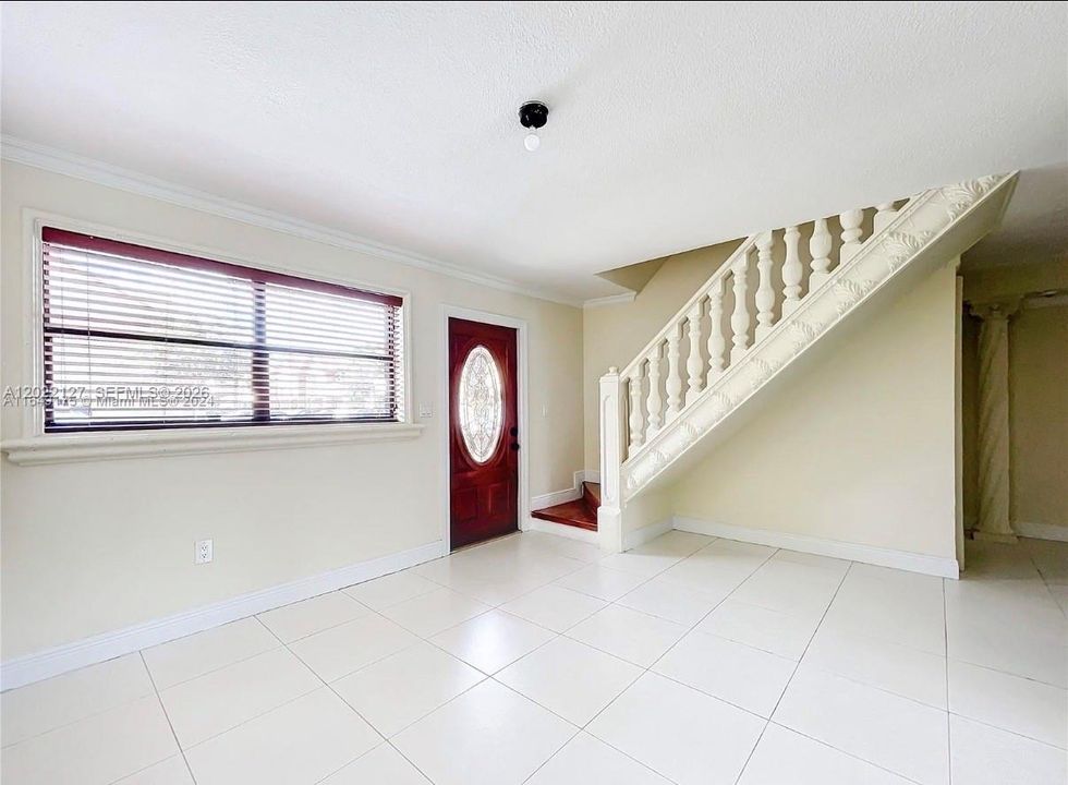 En Venta: $340,000 (3 camas, 2 baños, 1182 Pies cuadrados)