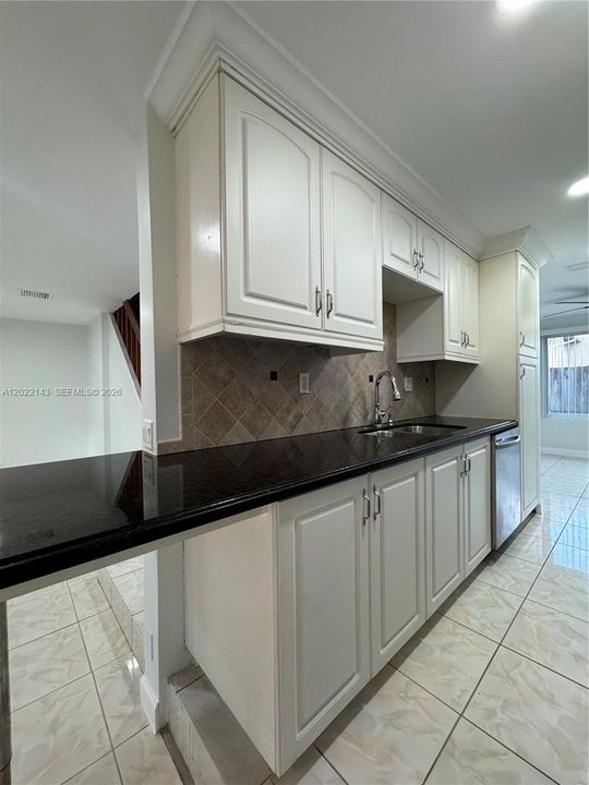 Active With Contract: $2,850 (3 beds, 2 baths, 1770 Square Feet)