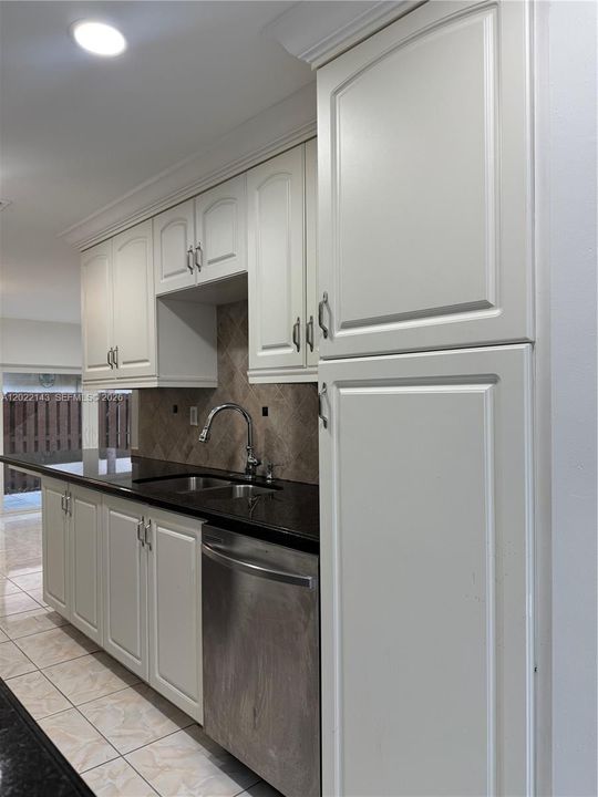 Active With Contract: $2,850 (3 beds, 2 baths, 1770 Square Feet)