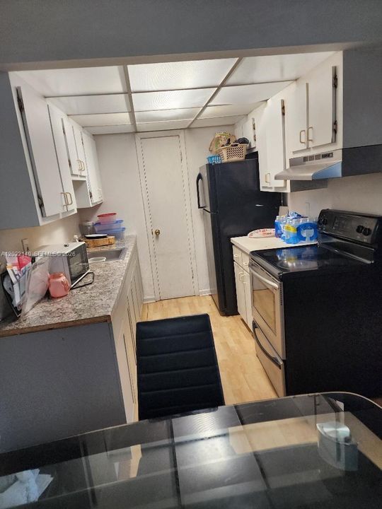 For Sale: $225,000 (3 beds, 2 baths, 892 Square Feet)