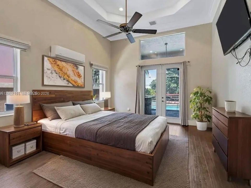 Active With Contract: $750,000 (4 beds, 3 baths, 2422 Square Feet)