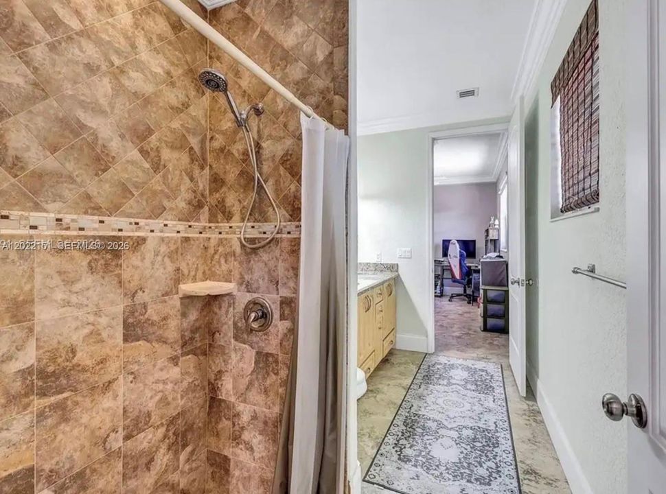 Active With Contract: $750,000 (4 beds, 3 baths, 2422 Square Feet)