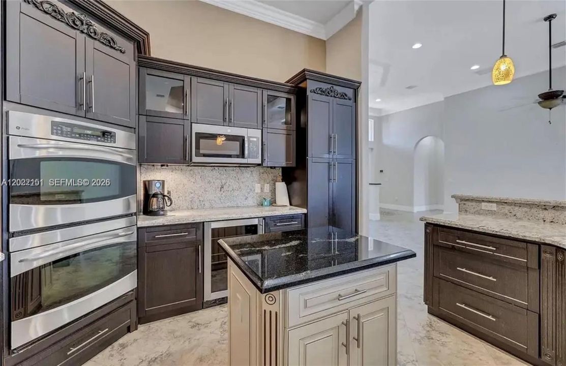Active With Contract: $750,000 (4 beds, 3 baths, 2422 Square Feet)