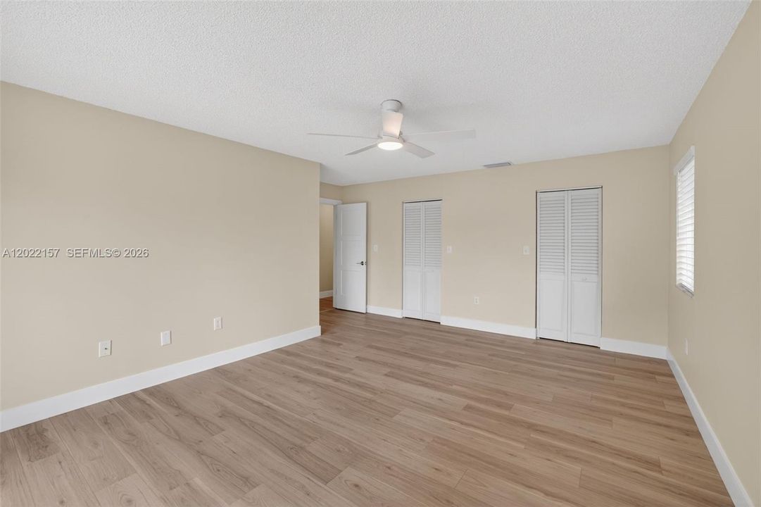 LARGE primary bedroom