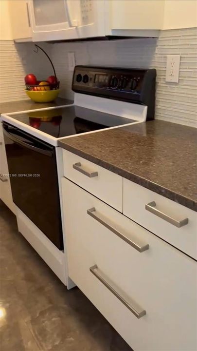 En Venta: $345,000 (2 camas, 2 baños, 1130 Pies cuadrados)